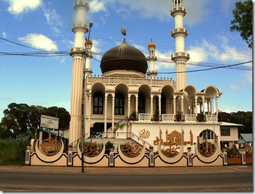 800px-Moschee-Keizerstraat-Suriname